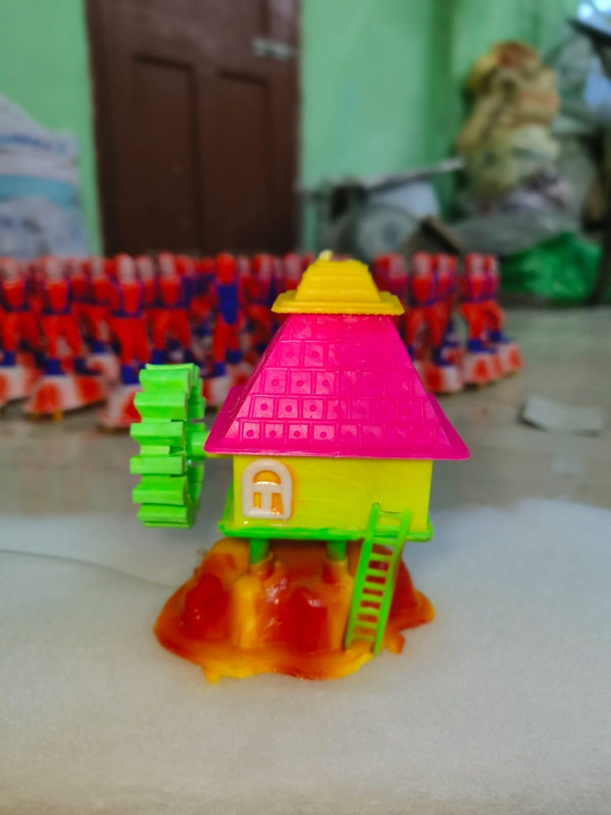 AQUAPETZWORLD Wheel Hut Toy Decorative Ornaments