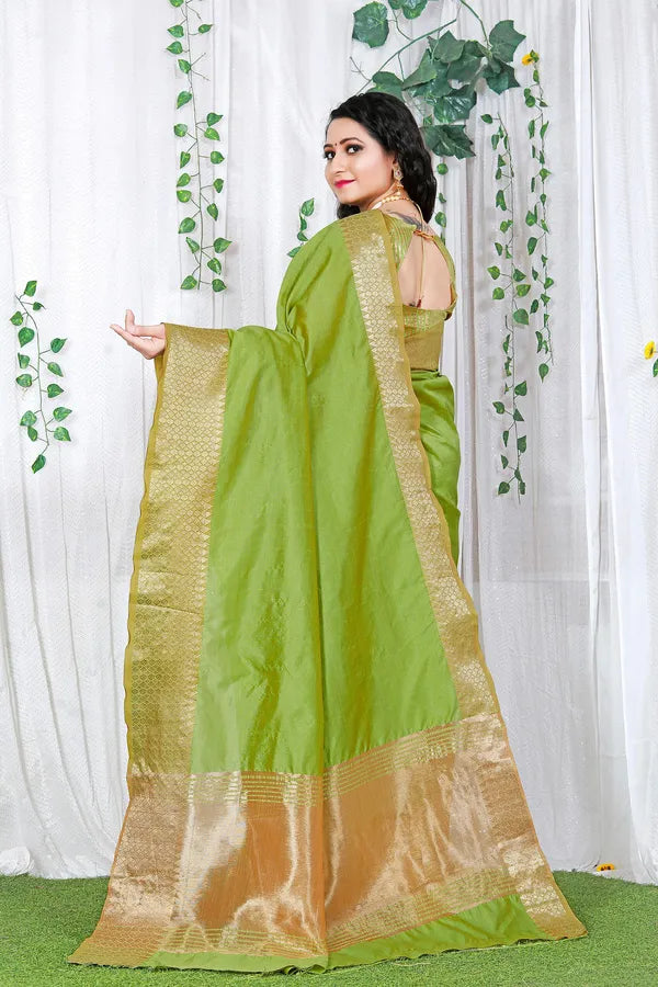 "Elegant Assam Silk Saree and Viscous Silk Kurta Combo in Lovely Green – Perfect for Festive Occasions