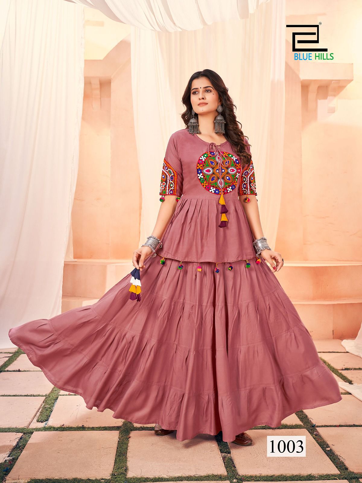 Elegant Ready-to-Wear 2-Piece Skirt and Top Set with Gamthi Work and Lace Border