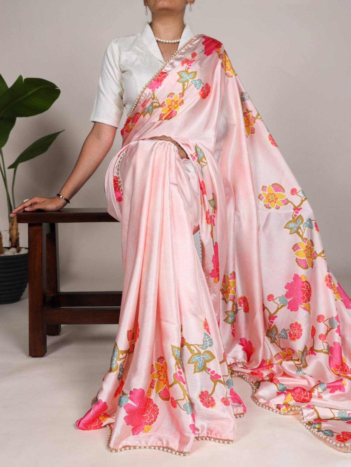 Elegant Pearl-Edged Floral Satin Silk Saree with Unstitched Banglory Blouse