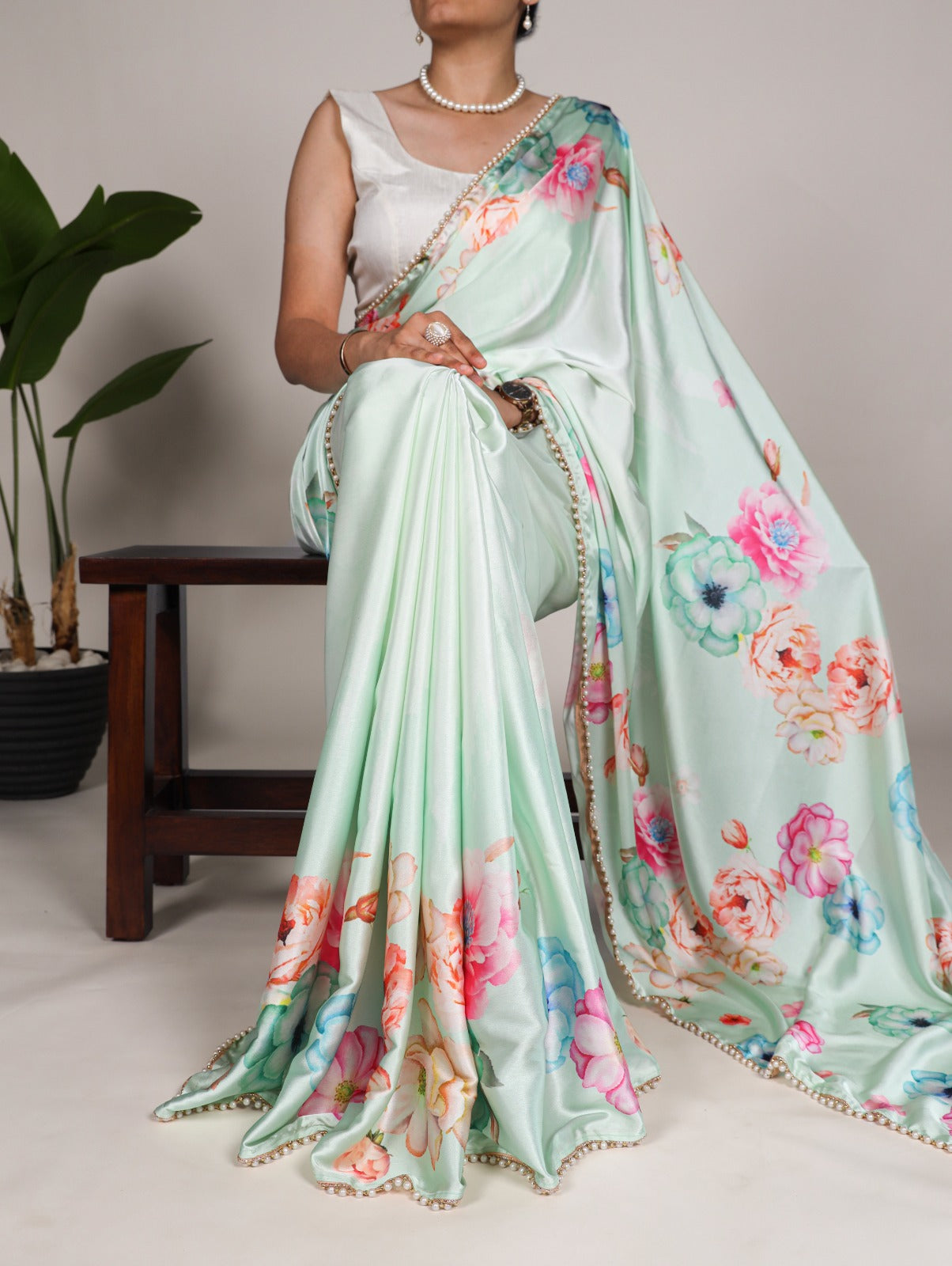 Elegant Pearl-Edged Floral Satin Silk Saree with Unstitched Banglory Blouse